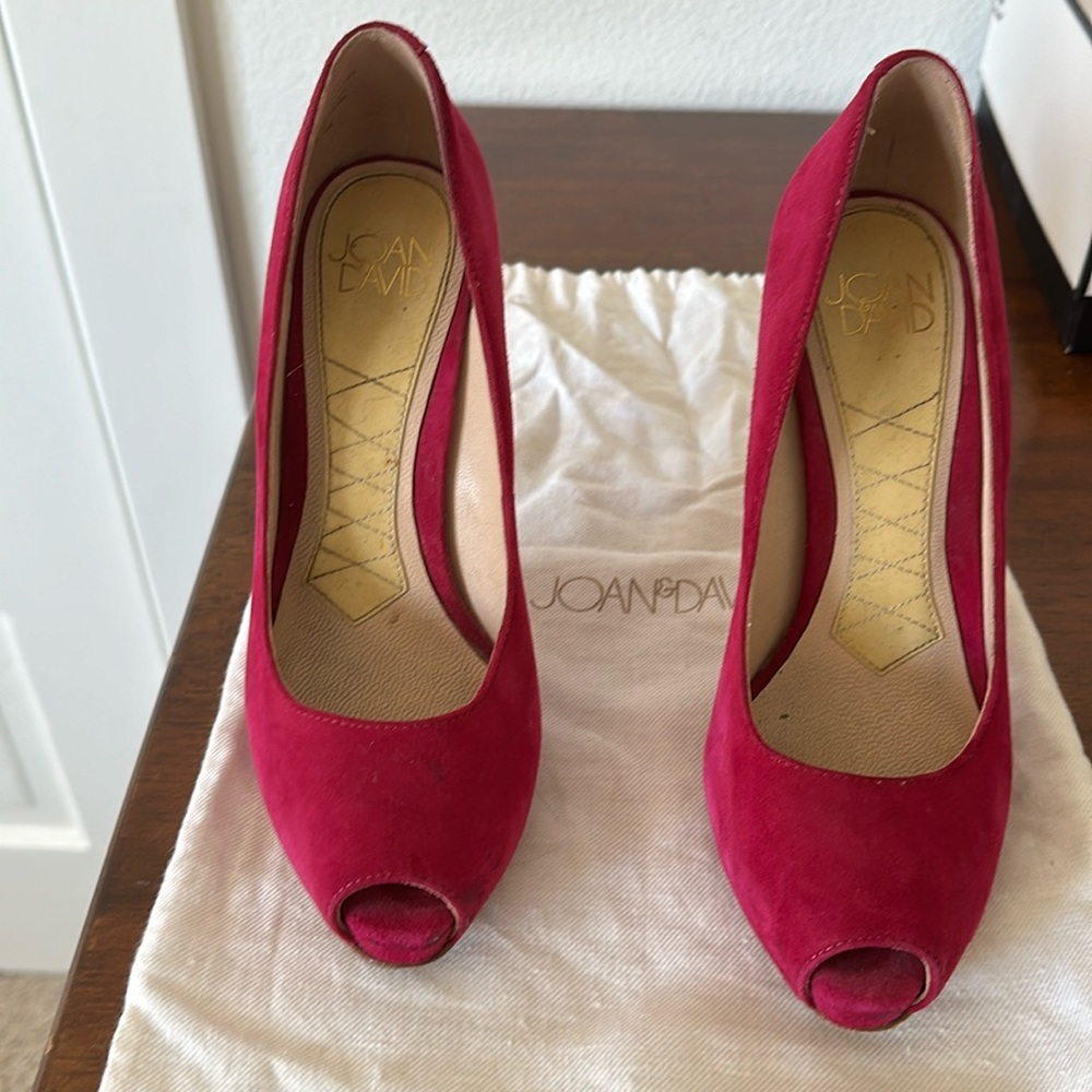 Joan and David fuschia peep toe pumps size 5.5
